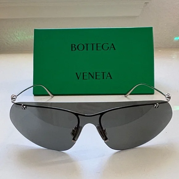 New Bottega Veneta sunglasses - Picture 1 of 6
